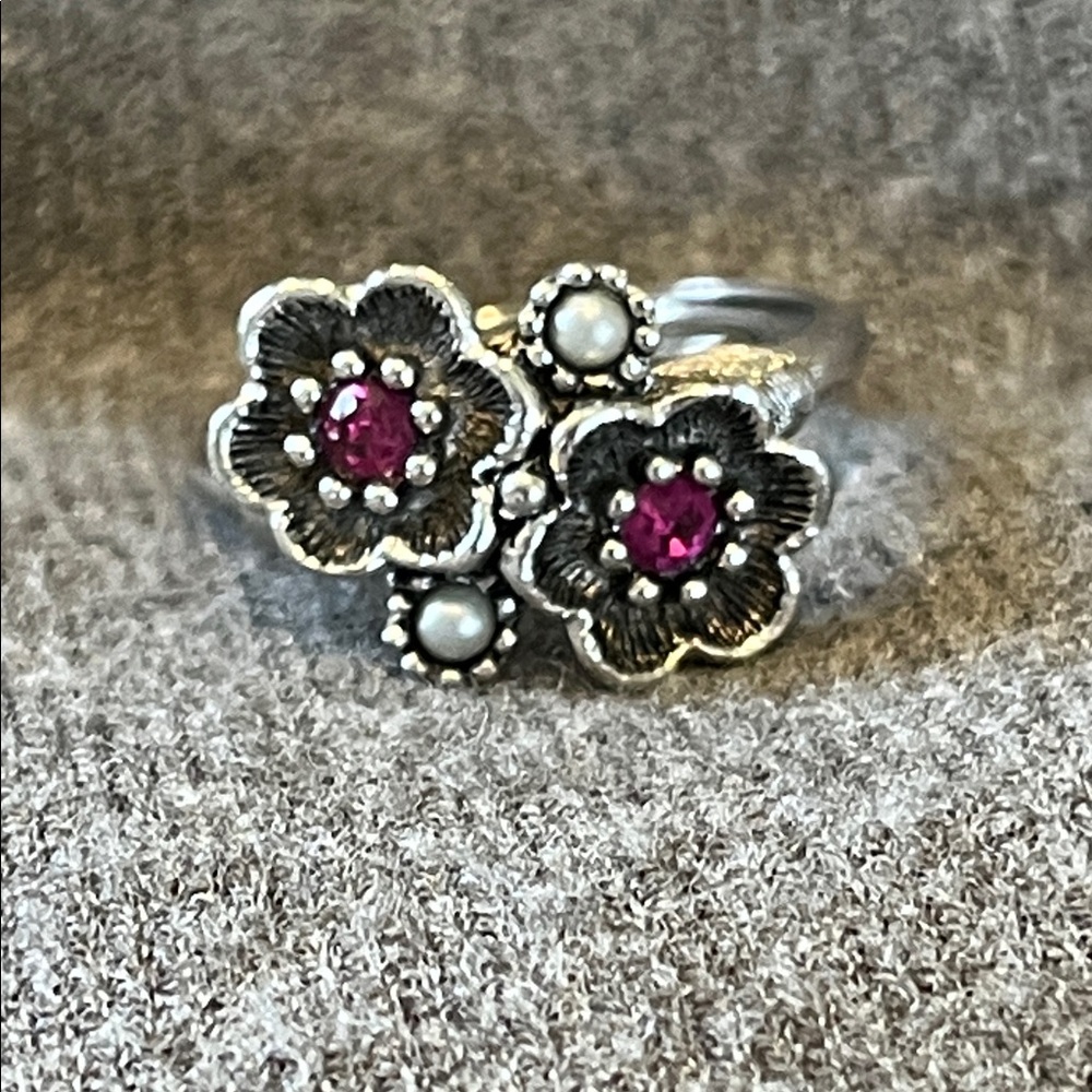 💕 2/$15 Avon Floral Pink Stone Ring-sz7-8